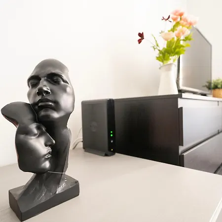 Daire Simple Spot 1 Min Walk To Szimpla Kert With Ac *