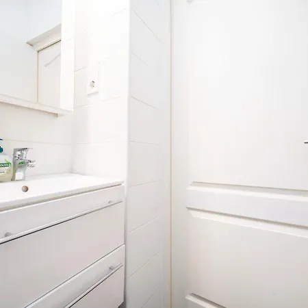 Simple Spot 1 Min Walk To Szimpla Kert With Ac * Budapest