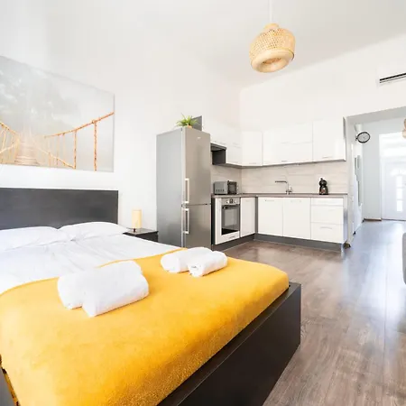 Appartement Simple Spot 1 Min Walk To Szimpla Kert With Ac *