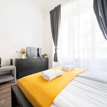 아파트 Simple Spot 1 Min Walk To Szimpla Kert With Ac *