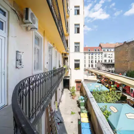 Simple Spot 1 Min Walk To Szimpla Kert With Ac Apartment *