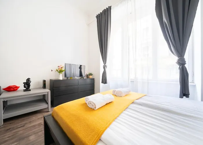 Appartamento Simple Spot 1 Min Walk To Szimpla Kert With Ac *