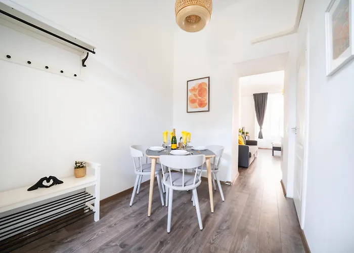 Appartamento Simple Spot 1 Min Walk To Szimpla Kert With Ac